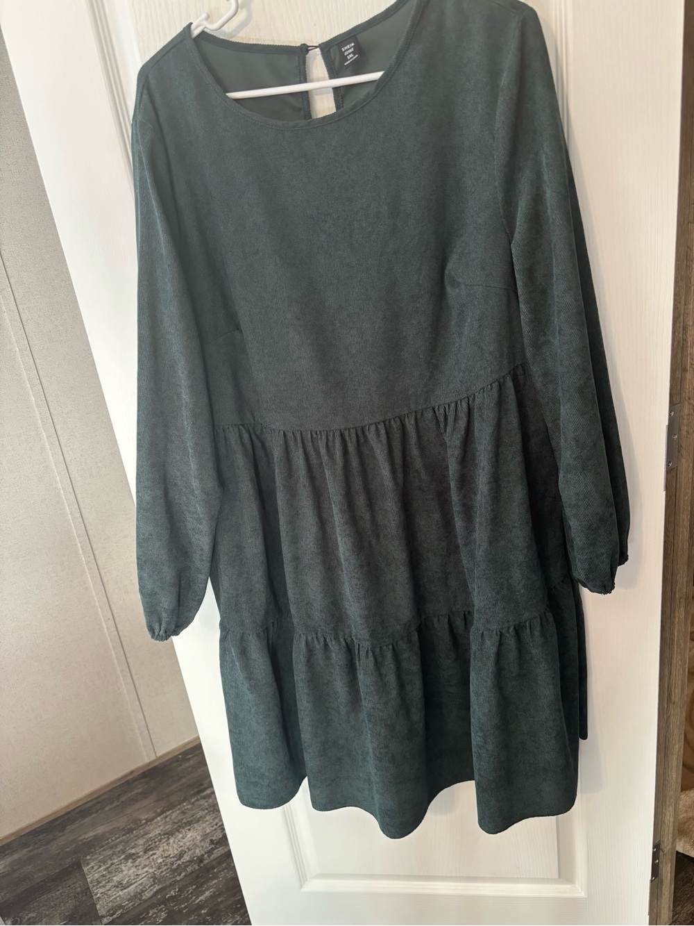 SHEIN Tiered Mini Dress in Green Size Curve 1X Like New